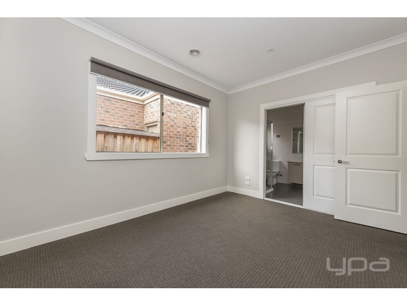 8 Acumin Street, Brookfield VIC 3338