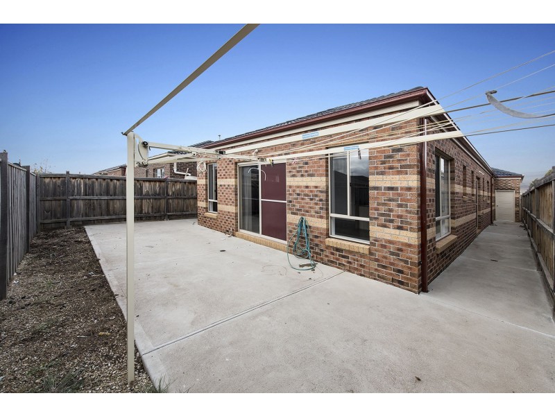 8 Acumin Street, Brookfield VIC 3338