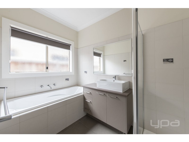 4 Acumin Street, Brookfield VIC 3338