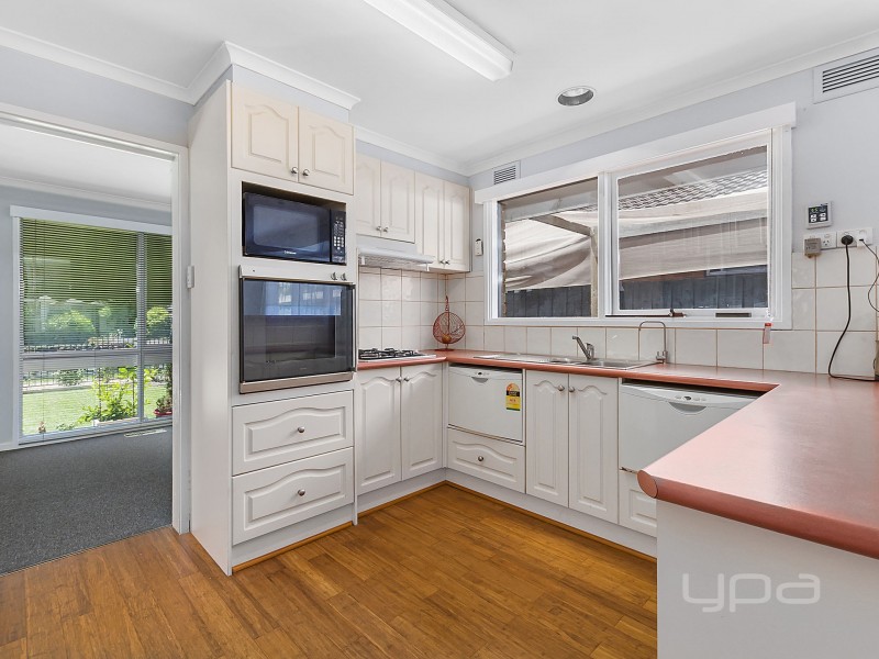 9 Acacia Crescent, Melton South VIC 3338