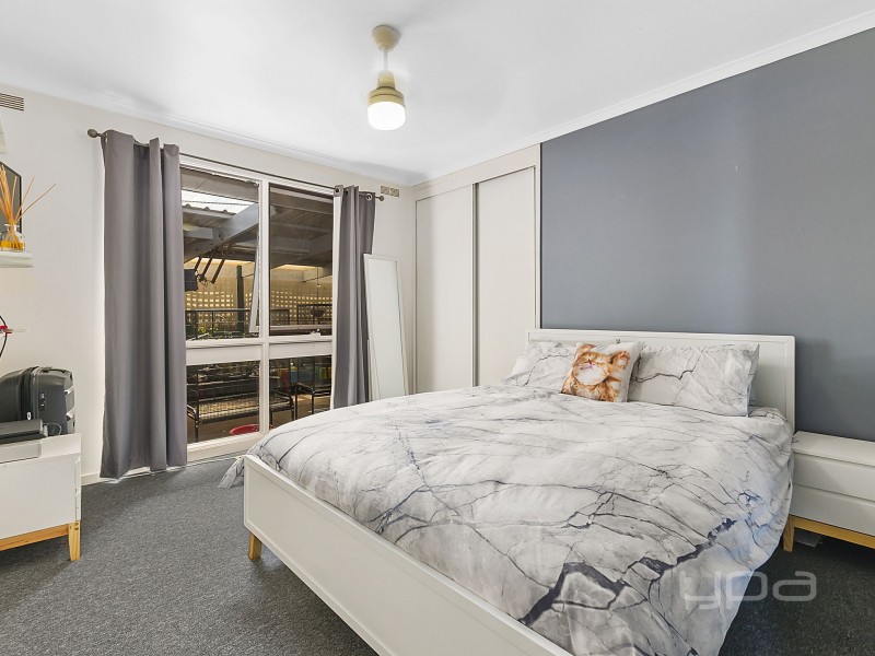 9 Acacia Crescent, Melton South VIC 3338