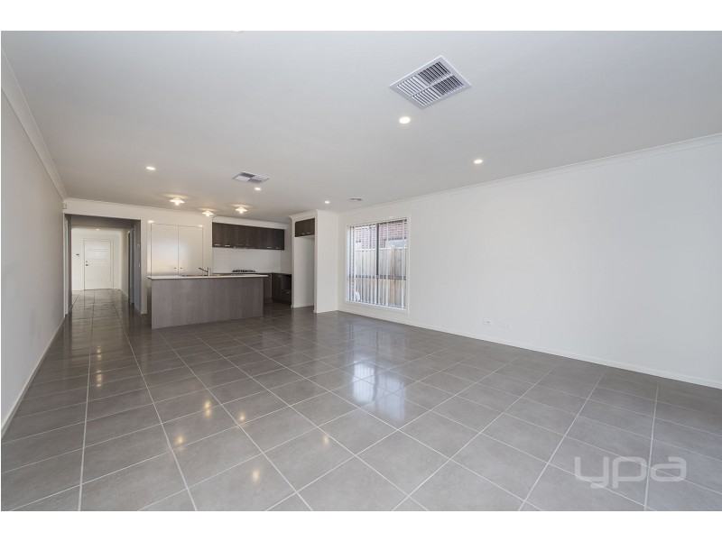 4 Horsley Street, Rockbank VIC 3335