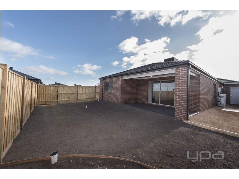 4 Horsley Street, Rockbank VIC 3335