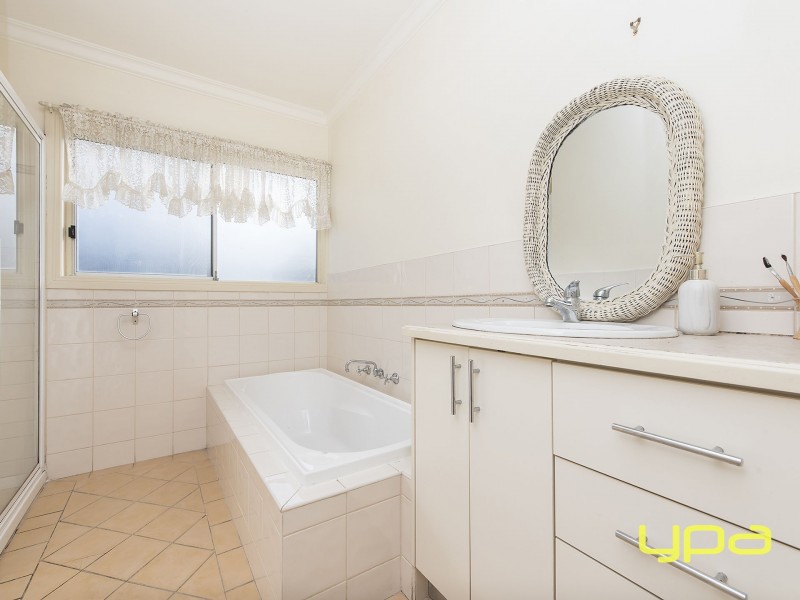 4 Norma Street, Melton VIC 3337