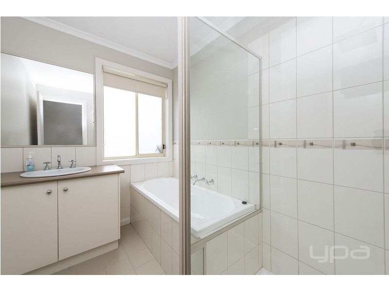 9 Black Knight Way, Kurunjang VIC 3337