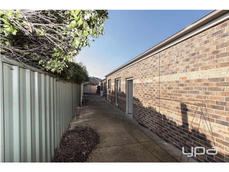 1/68 McBurnie Drive, Kurunjang VIC 3337