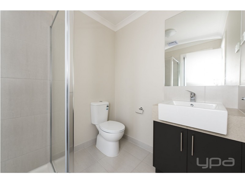 15 Studley Street, Melton South VIC 3338