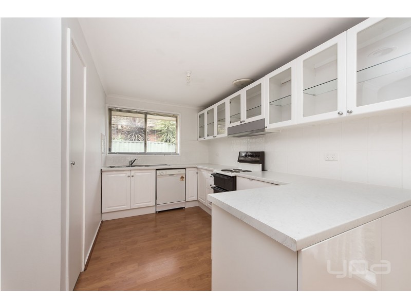 2/86-88 Brooklyn Road, Melton South VIC 3338