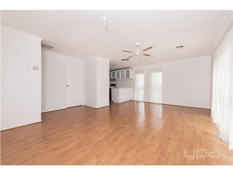 2/86-88 Brooklyn Road, Melton South VIC 3338