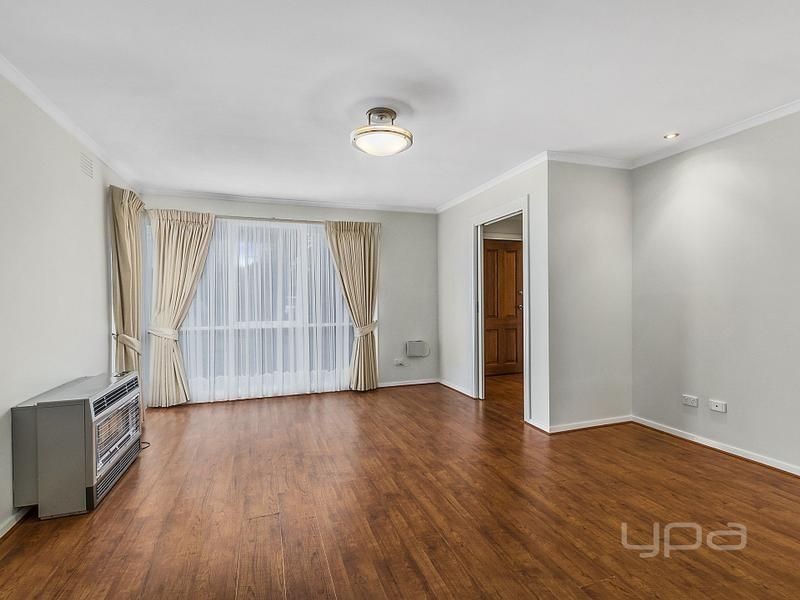 49 Bridgeford Crescent, Melton South VIC 3338