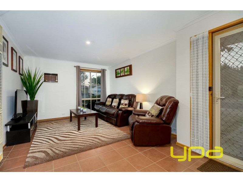 7 Walsingham Crescent, Kurunjang VIC 3337