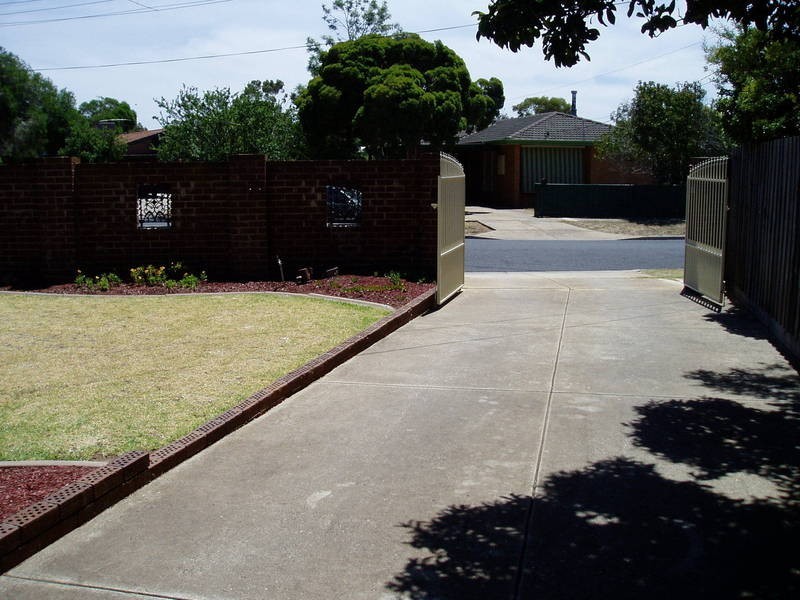 3 Brand Court, Melton South VIC 3338