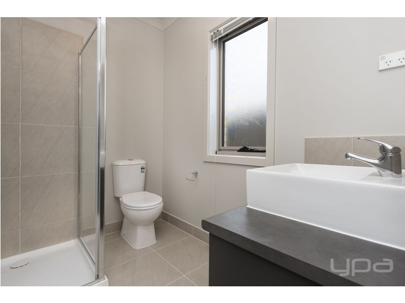 7 Mavi Avenue, Melton VIC 3337