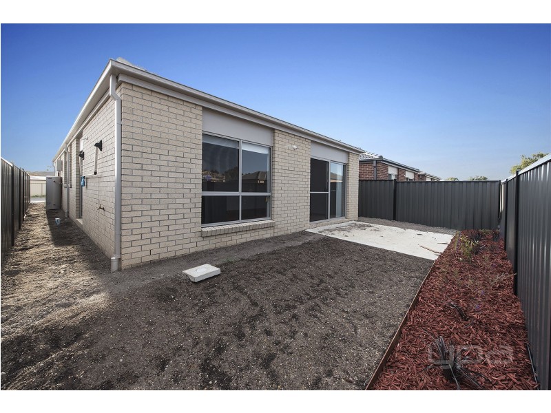 7 Mavi Avenue, Melton VIC 3337