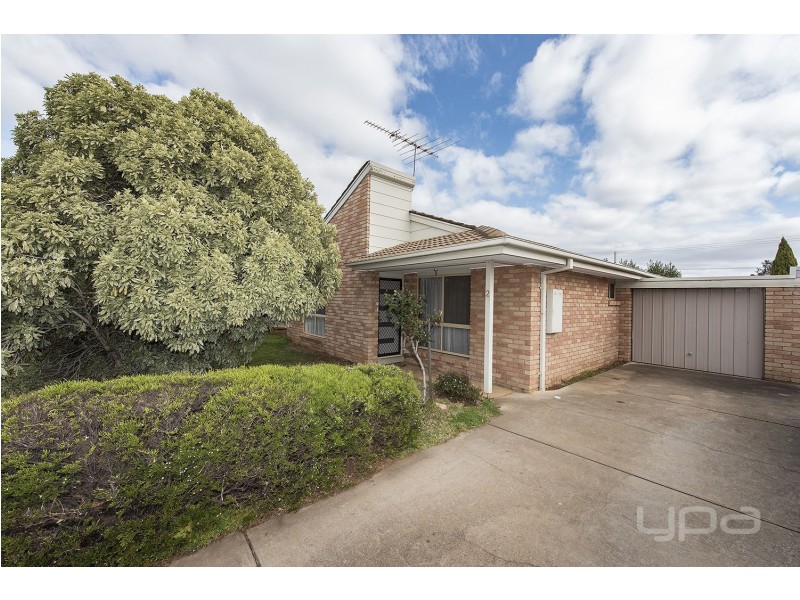 2/2 Talia Court, Melton South VIC 3338
