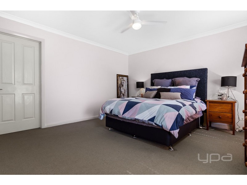 12  Hollydale Court, Melton West VIC 3337