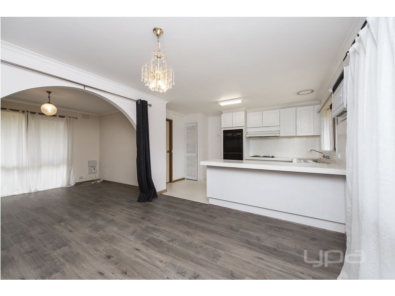 39 Blamey Drive, Melton South VIC 3338