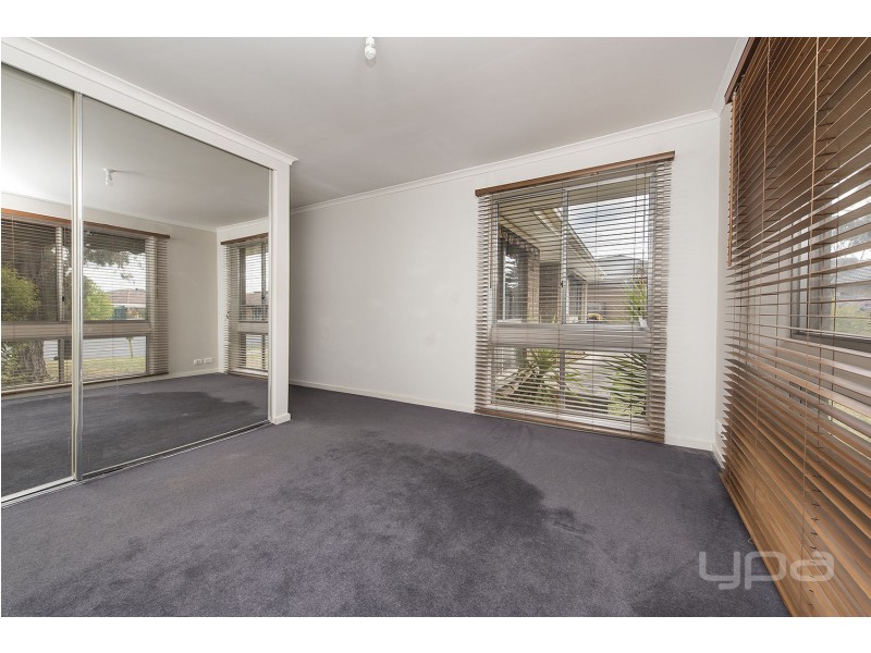 6 Ramona Place, Melton West VIC 3337