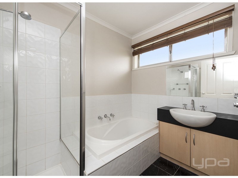 6 Ramona Place, Melton West VIC 3337