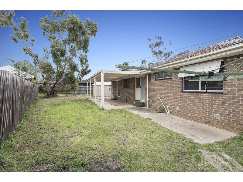 6 Ramona Place, Melton West VIC 3337