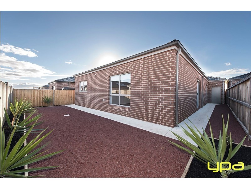 33 Nantha Way, Brookfield VIC 3338