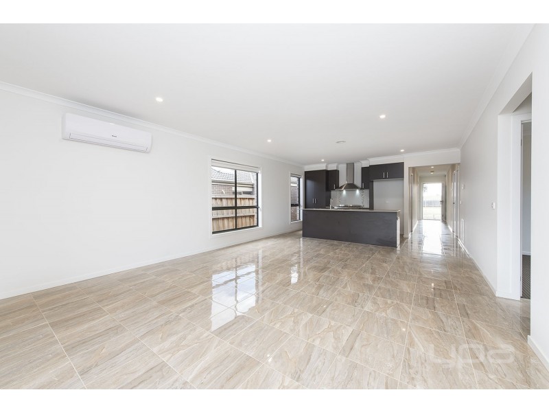 26 Licina Road, Brookfield VIC 3338