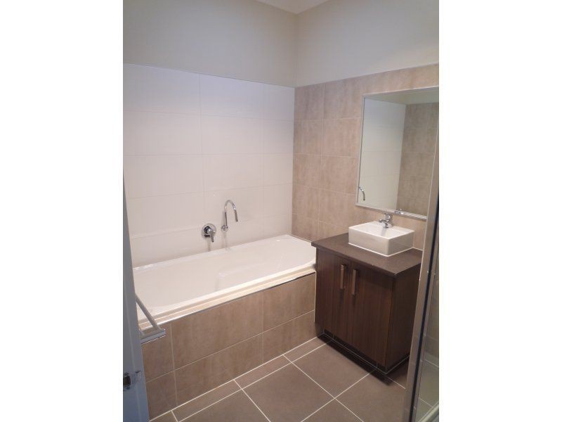 9 Finlay Avenue, Melton West VIC 3337