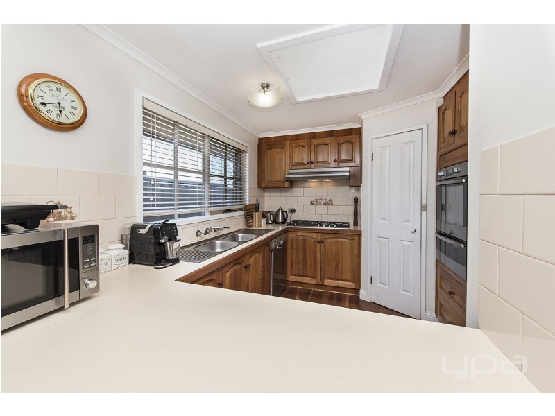 36 Cambrian Way, Melton West VIC 3337