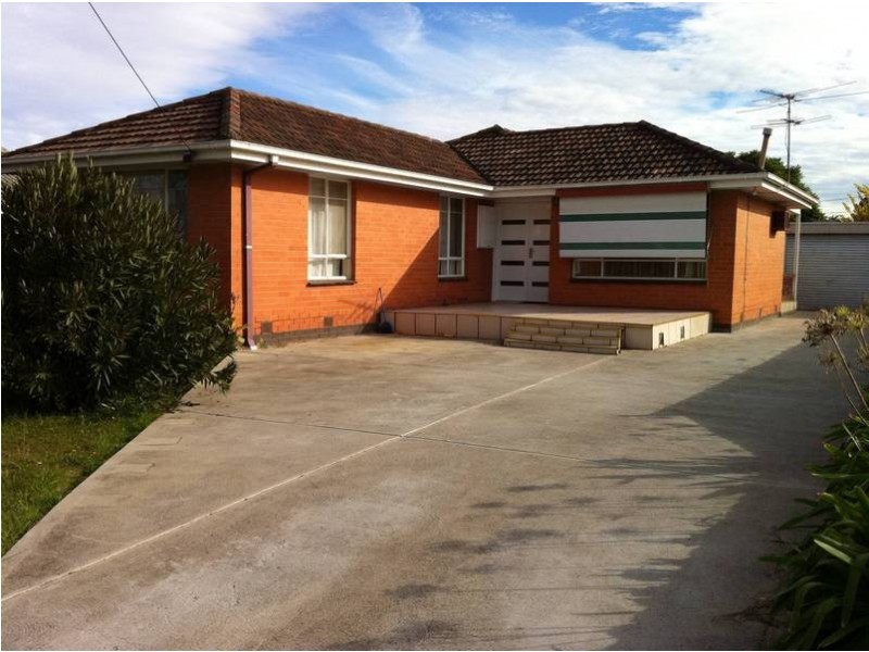 125  Station Road, Melton South VIC 3338