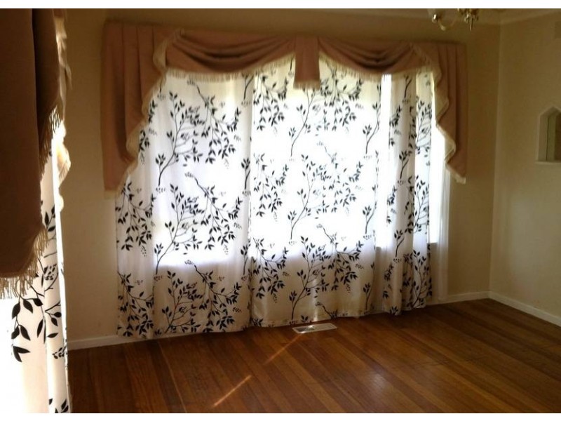 125  Station Road, Melton South VIC 3338