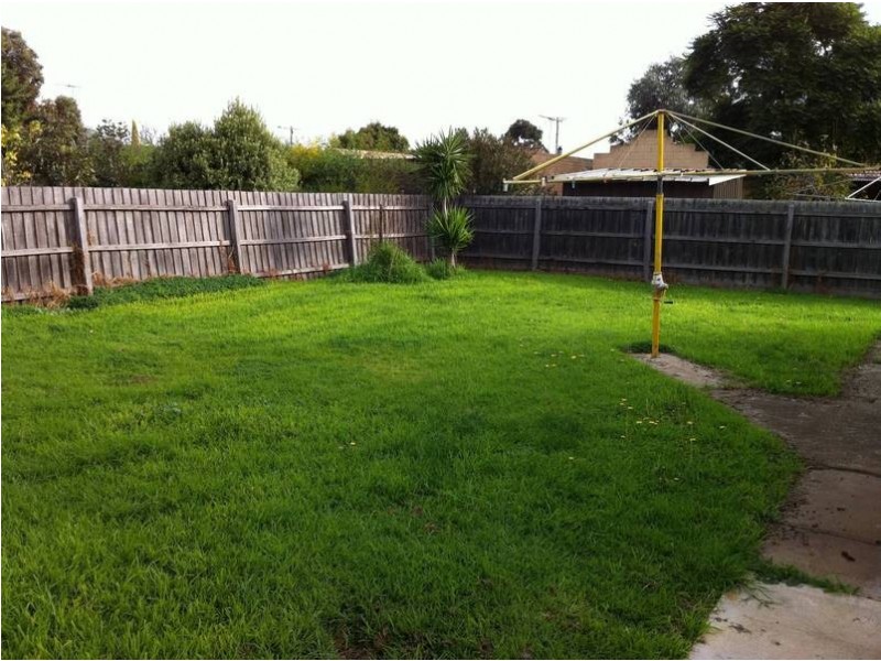 125  Station Road, Melton South VIC 3338