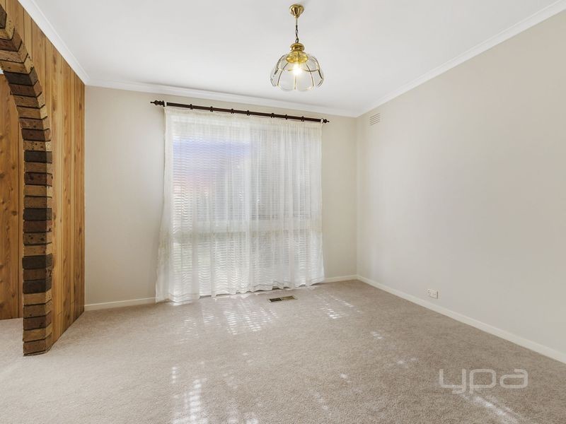 21 Second Avenue, Melton South VIC 3338