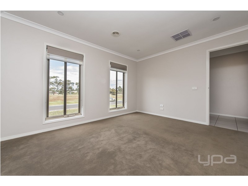 88 Dalray Crescent, Kurunjang VIC 3337