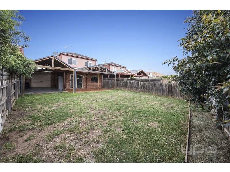 10 Waterford Way, Melton West VIC 3337