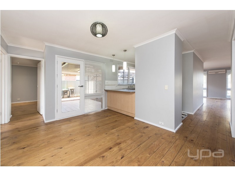 13 Wills Road, Melton South VIC 3338