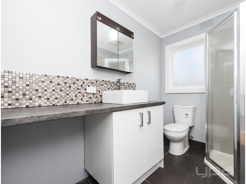 13 Wills Road, Melton South VIC 3338