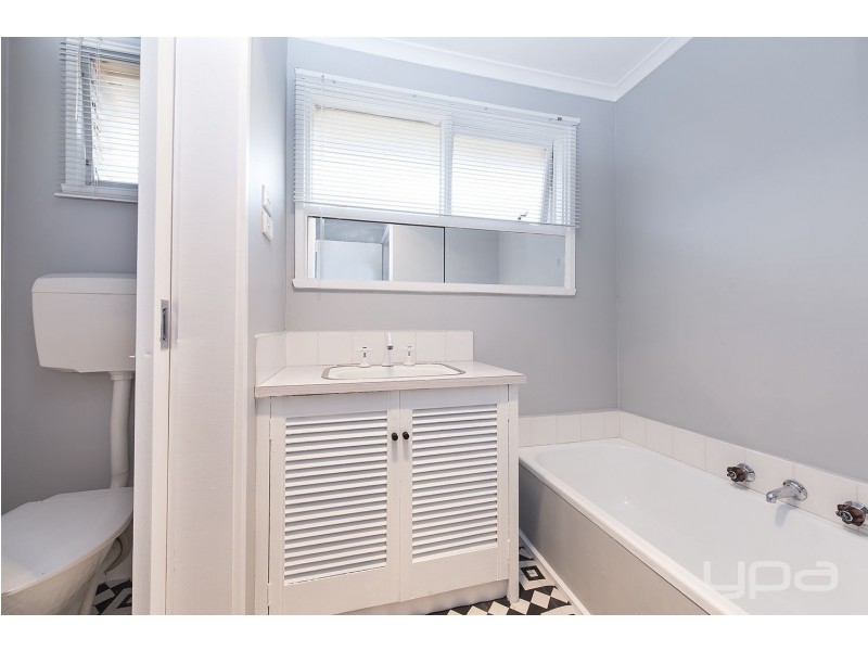 13 Wills Road, Melton South VIC 3338