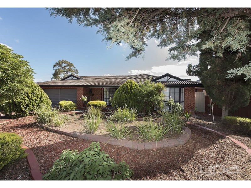 38 Cambrian Way, Melton West VIC 3337