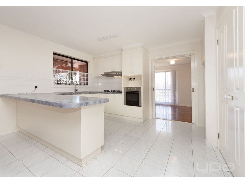 38 Cambrian Way, Melton West VIC 3337