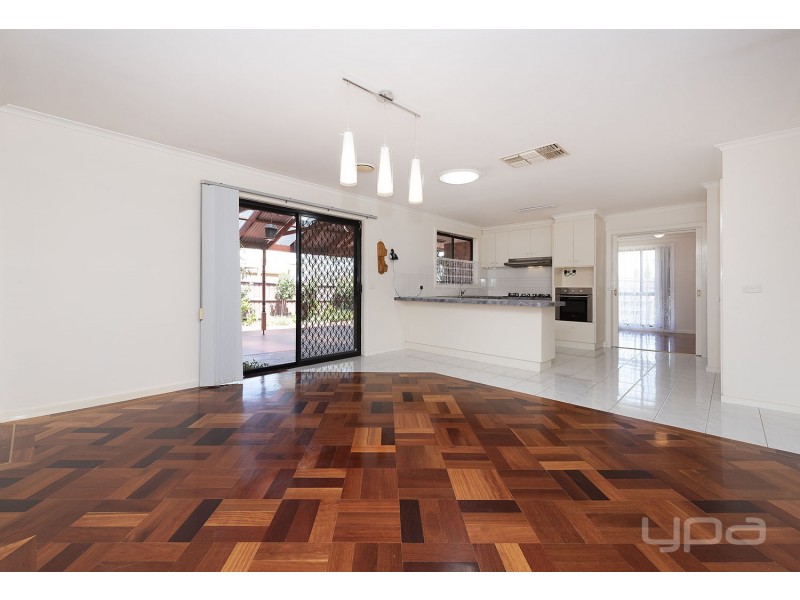 38 Cambrian Way, Melton West VIC 3337