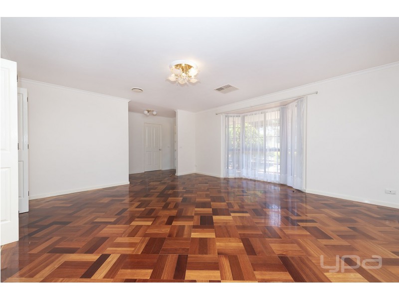 38 Cambrian Way, Melton West VIC 3337