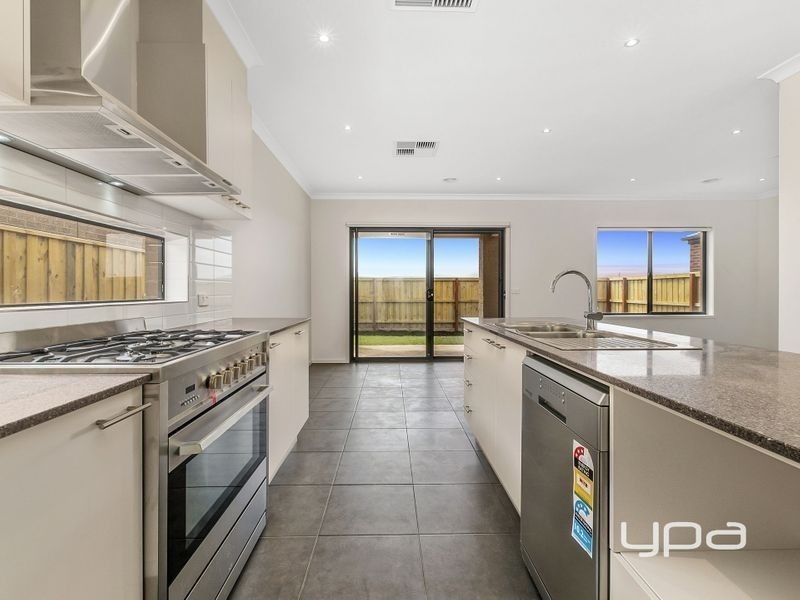 32 Cosgrove Drive, Maddingley VIC 3340