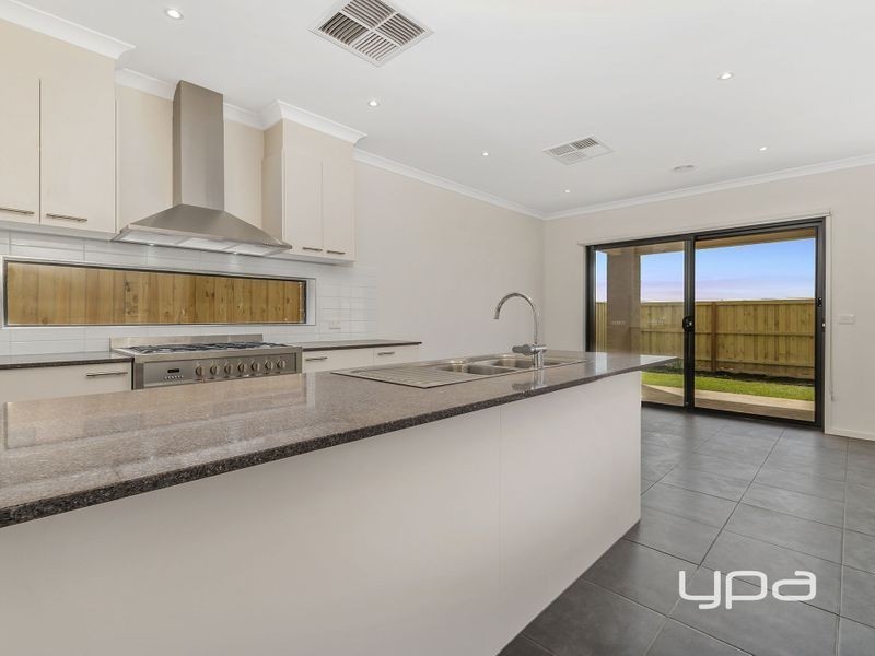 32 Cosgrove Drive, Maddingley VIC 3340