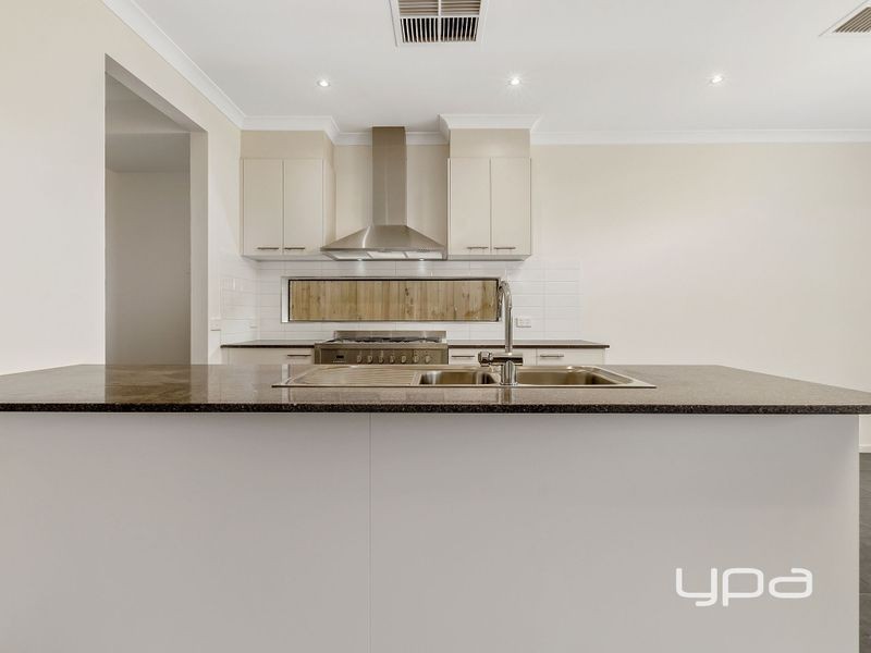 32 Cosgrove Drive, Maddingley VIC 3340