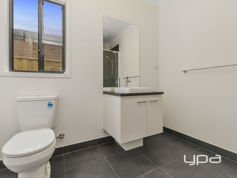 32 Cosgrove Drive, Maddingley VIC 3340