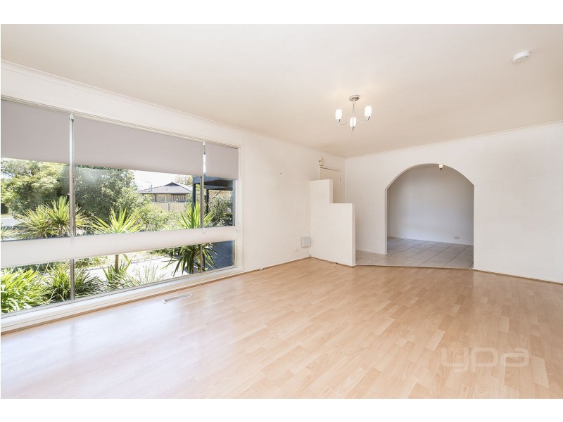 2 Dover Place, Melton West VIC 3337