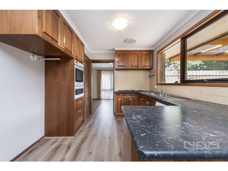 56 Campaspe Crescent, Brookfield VIC 3338