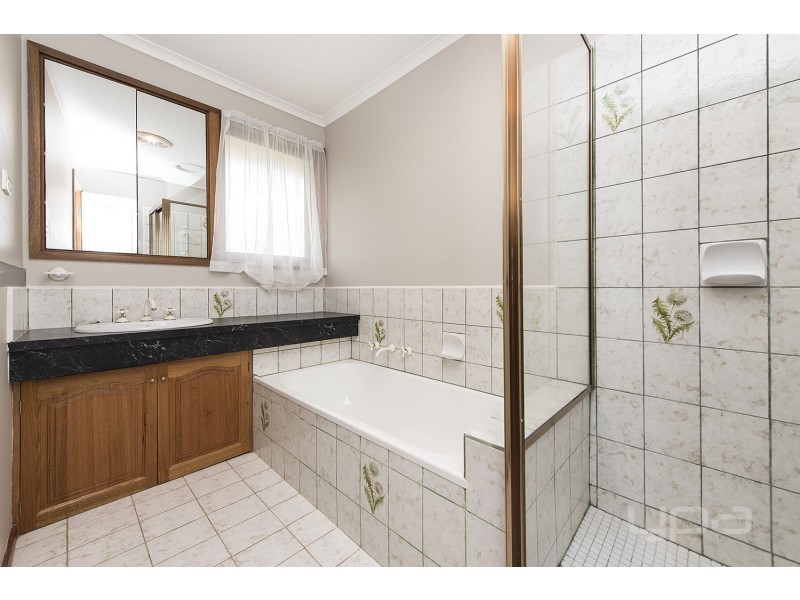 56 Campaspe Crescent, Brookfield VIC 3338