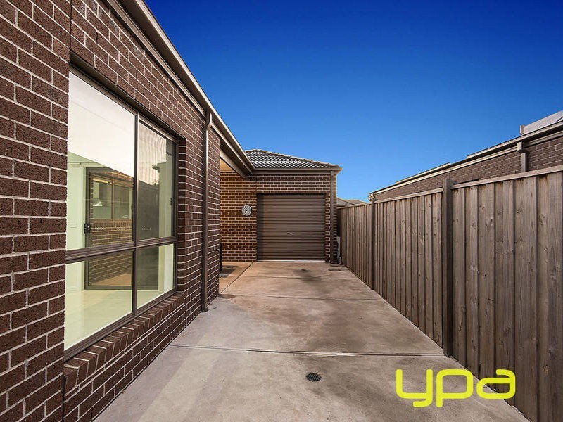 4 Carissa Road, Brookfield VIC 3338