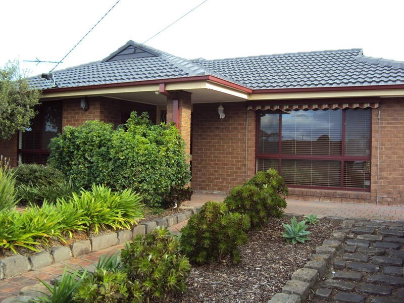 30 Lachlan Road, Melton South VIC 3338